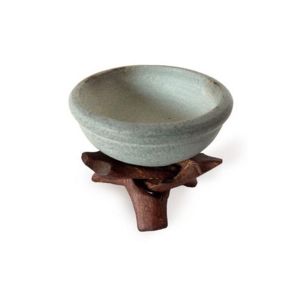 TRINIDAD CUENCO QUEMADOR PIEDRA TRIPODE DE MADERA 6'3 x 5'3cm.