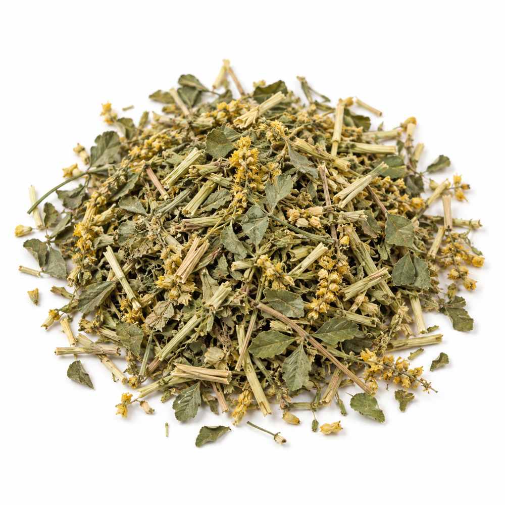 Meliloto cortado 1 kg: planta seca fragmentada sobre fondo blanco